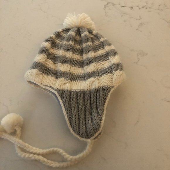 American Eagle Knit and Fleece Trapper Hat - Picture 1 of 3